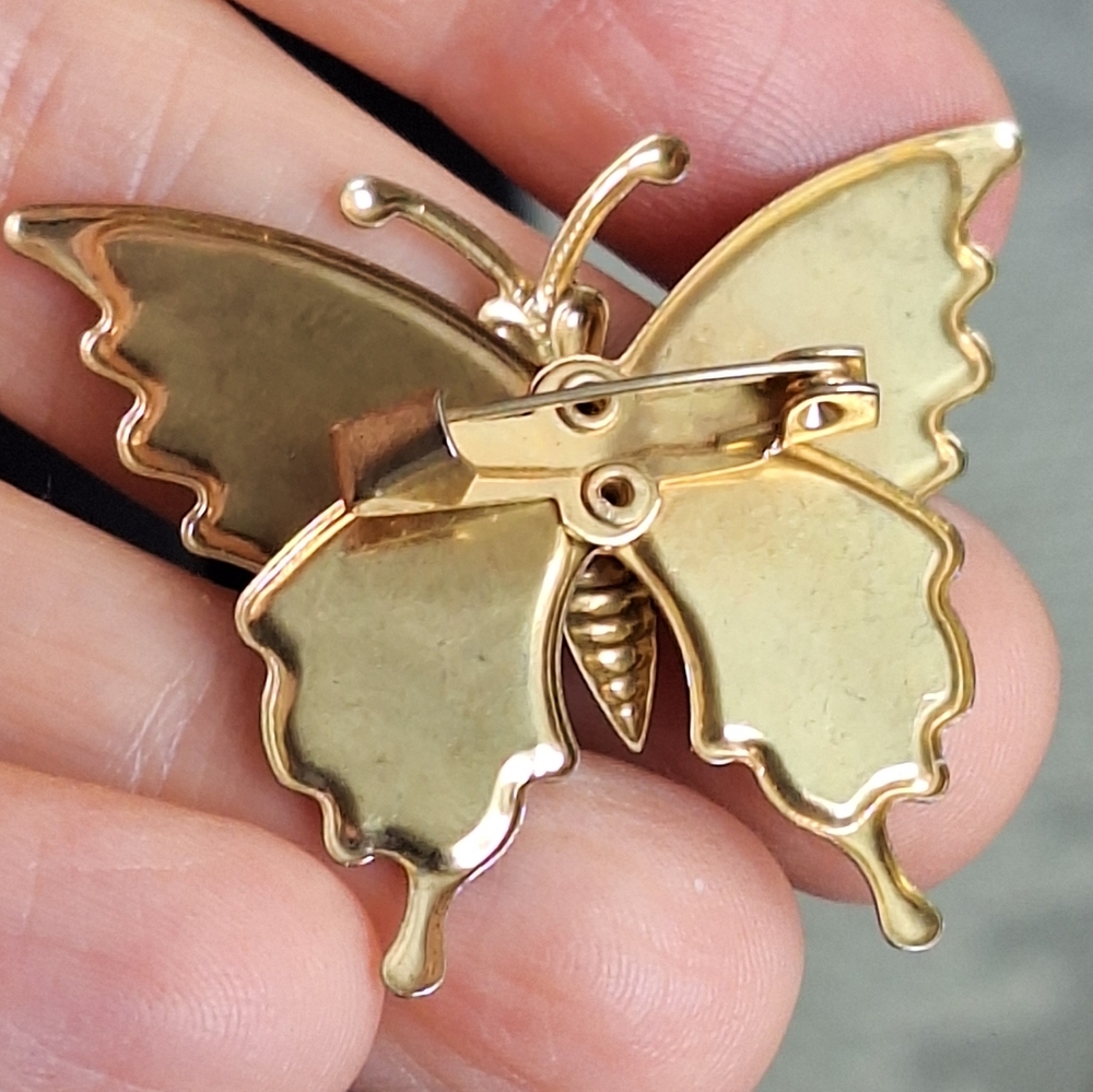 Red Butterfly Brooch - Picture 6 of 10
